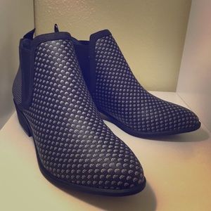 Betabrand Tennis-Western Boots Black-Diamond